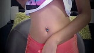 Бренда пытается соблазнить меня по скайпу - порно видео