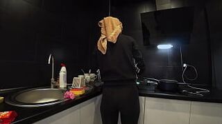 Русская зрелая любит анальный секс по утрам. Домашнее порно - порно видео