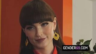 Босса-транссексуала Натали Марс оттрахал ее лучший сотрудник - порно видео