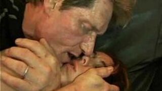 Грубая дочь - порно видео