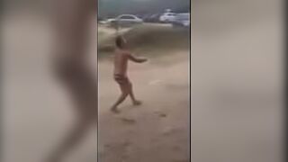 Непослушный черный мальчик запускает воздушного змея под звуки майнкрафта - порно видео