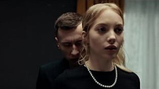 Босс ЗАМОРАЖИВАЕТ Беллу Спарк, чтобы получить полный контроль - трахает ее и заставляет кончить - порно видео