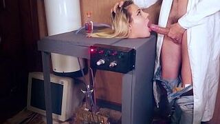 Минет в голову безумного профессора Франкенштейна ХЭЛЛОУИН - порно видео