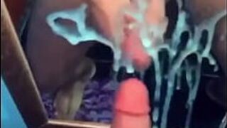 ОСВЕЩЕНИЕ В ЗЕРКАЛЕ - порно видео