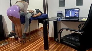 девушка на медицинском осмотре - порно видео