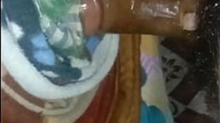 парень трахнул свою киску в домашнем видео - порно видео